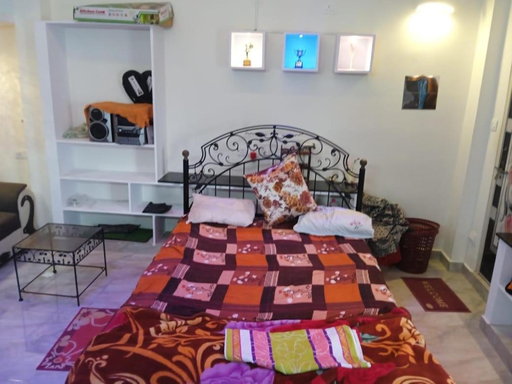 Dziire Service Apartment Hyderabad Bagian luar foto